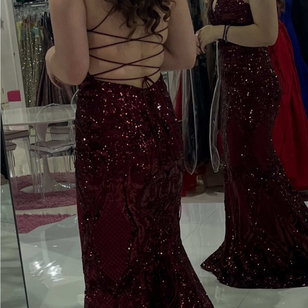 Elegant Red Sequin Evening Gown - Picture 3 of 5